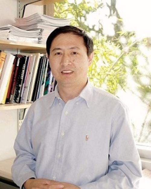 Dr. Cun-Yu Wang, professor and chair of oral biology at the UCLA School of Dentistry