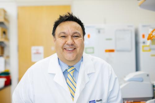 A headshot of Dr. Steven Jonas in the lab at UCLA
