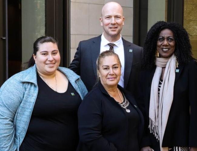 Dr. Jeffrey Veale with (from left) Linda and Eva Maldonado and Vertis Boyce, the recipient of a re-donated kidney.