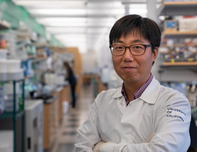 Photograph of UCLA researcher Ha Neul Lee in lab
